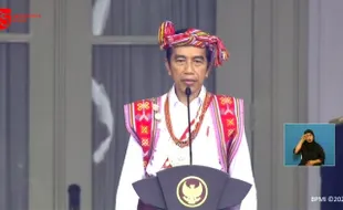 Berbaju Adat Timor Tengah Selatan, Jokowi Jadi Inspektur Upacara HUT RI Ke-75