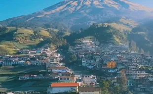 Layaknya Nepal, Dusun di Kaki Gunung Sumbing Jateng Ini Viral, Ganjar: Indahnya!