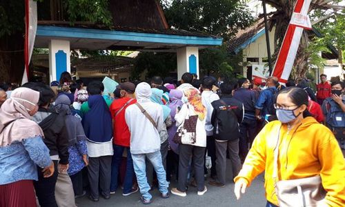 Jokowi: Bantuan Modal Kerja untuk 9,1 Juta UMK Cair Pekan Depan