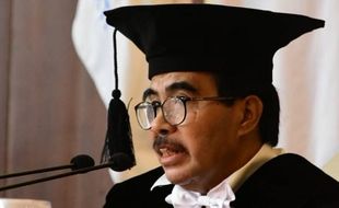 Kabar Duka: Guru Besar Fisipol UGM Jogja Cornelis Lay Meninggal Dunia