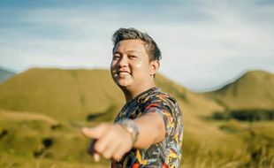 Denny Caknan dari Tukang Sapu Jadi Penyanyi Dangdut Koplo Paling Magis