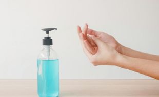 Ini Cara Mengatasi Kulit Kering Karena Pakai Hand Sanitizer