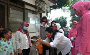 Rotary Solo Raya Gandeng Bhayangkari Bagikan Bingkisan untuk Anak TK dan Yatim