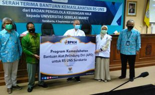 BPKH Beri Bantuan Alat Pelindung Diri Untuk RS UNS