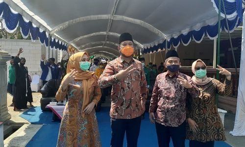 Ipong-Bambang Mendaftar ke KPU Ponorogo di Hari Terakhir