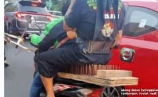 Begini Jika Ahli Debus Naik Ojek Online, Bikin Ngeri!