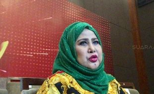 Ratu Dangdut Elvy Sukaesih Positif Corona, Begini Kondisinya