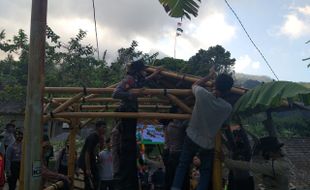 Polres Klaten Beri 2 Gazebo dan Bibit Buah untuk Dukung Wisata Girpasang