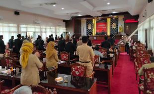 Setyo Sukarno Menangis Saat Pamitan dengan Anggota DPRD Wonogiri