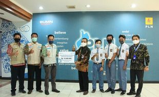 YBM PLN UP3 Solo Bagikan Bantuan Pendidikan ke Solopeduli