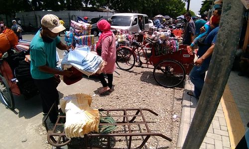 Pindahan Pedagang Pasar Klewer, Angkut Dulu Ongkos Belakangan