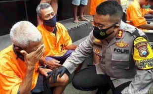 Tersangka Kasus Jebakan Tikus di Bojonegoro Menangis, Ingat Korbannya