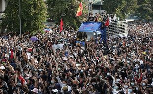 Demo Nasional Lawan Monarki Thailand, Pentolan Aktivis Ditangkapi