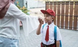 Bukan Teoritis, Ini Cara Tanamkan Nilai-Nilai Pancasila ke Anak Lewat Keseharian