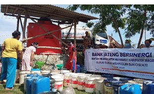 Keceriaan Warga Kowang Sragen Terima Bantuan Air Bersih