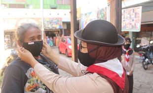 Bantu Cegah Covid 19, Anggota Pramuka Boyolali Bagi-Bagi Ribuan Masker