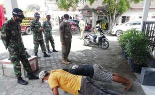 Puluhan Orang di Semarang Berdoa di Makam Covid-19, Gegara ini…