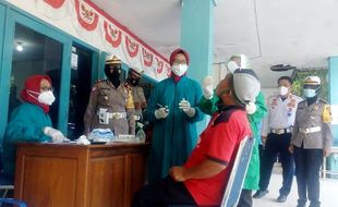 Sopir Bus di Terminal Purwodadi Jalani Tes Swab, Ini Penjelasannya