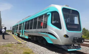 Trem Listrik Bertenaga Baterai Buatan Inka Diuji Coba