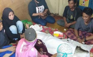 Heboh Buaya "Jadi-Jadian" Muncul di Makassar, Sepasang Wanita dan Pria Mengaku Keluarga Si Reptil