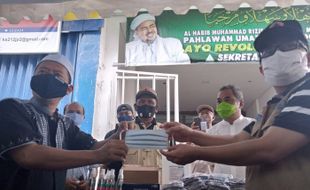 Satgas Covid-19 Bantu Masker untuk Acara Habib Rizieq