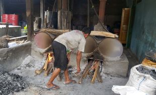 Perajin Etanol Sukoharjo Sepakat Tak Buang Limbah ke Sungai