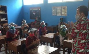 Terapkan Protokol Kesehatan, Siswa SD di Kawasan Rawan Bencana III Merapi Belajar Tatap Muka