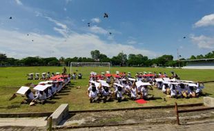 Peringati HUT Kabupaten Karanganyar, 103 Balon dan Derkuku Diterbangkan