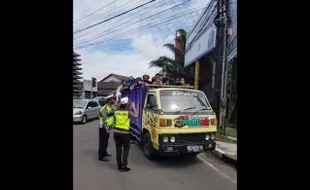 Angkut Rombongan Wisatawan ke Tawangmangu Karanganyar, 2 Truk Diminta Putar Balik