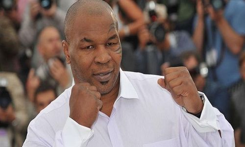 Mike Tyson Alami Masalah Lambung, Duel Versus Jake Paul Ditunda