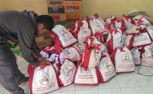 Jokowi Kirimkan Paket Sembako untuk Warga KRB Merapi di Klaten