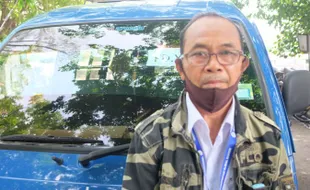 Pantang Menyerah! Meski Usia Sudah 72 Tahun, Sukardi Tetap Semangat Nyopiri Feeder BST Solo-Gentan