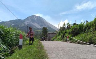 Warga Lereng Merapi di Klakah Boyolali Rasakan Hawa Panas & Gerah