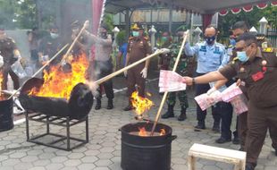 Narkoba Diblender, Upal dan Rokok ILegal Dibakar di Klaten