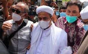 11 Jam Diperiksa, Rizieq Syihab Belum Ditahanan