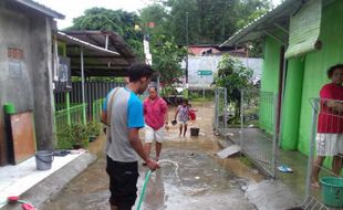 Warga Daleman Tagih Janji Pemkab Karanganyar soal Pembangunan Parapet Bengawan Solo