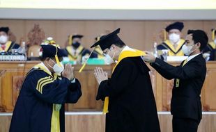 Menpora Apresiasi Airlangga Hartarto Raih Doktor Honoris Causa