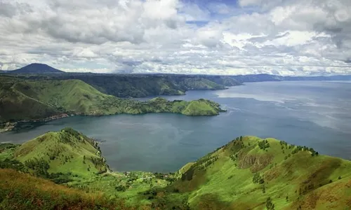 Kisah Letusan Gunung Toba yang Membuat Separuh Bumi Tertutup Abu Bertahun-Tahun