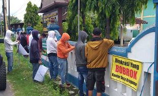 Warga Kraguman Klaten Geruduk Kantor Desa Pertanyakan Dugaan Mark Up Proyek Fisik 2019