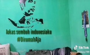 Cuma Modal Lakban, Seniman Tasikmalaya Bikin Lukisan Wajah Jokowi