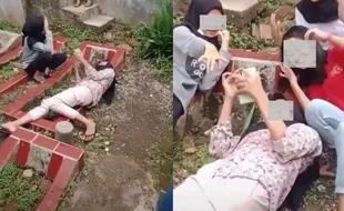 Demi Konten, Remaja Tiduran dan Foto-Foto di Makam