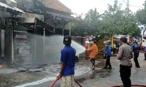 Gegara Mesin Pertamini, 6 Ruko di Pekalongan Terbakar