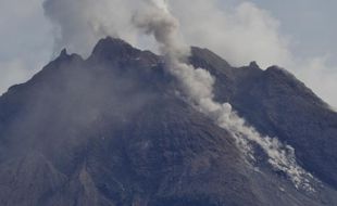 BPPTKG: Merapi Muntahkan Belasan Kali Guguran Lava Pijar