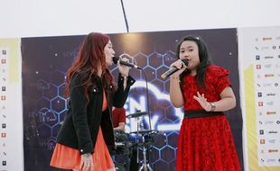 Prisa dan John Paul Ivan Semangat Berbagi di Konser Amal Peduli Sulbar