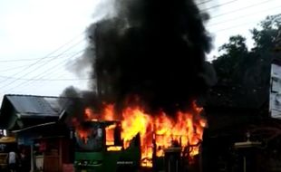 Bus Terbakar di Boyolali Gegara Korsleting, Ini Penampakannya