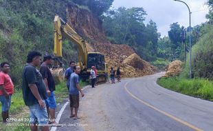 Alhamdulillah! Sempat Tertimbun Longsor, JLS Wonogiri Sudah Bisa Dilewati