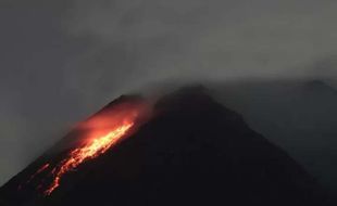 12 Jam, Merapi 27 Kali Muntahkan Lava Pijar ke Hulu Kali Krasak