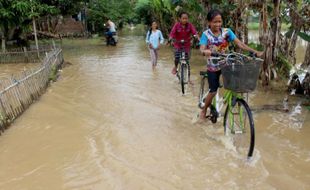 Terancam Luapan 3 Sungai, Warga Sragen Kota Tak Tidur 2 Malam Karena Khawatir Banjir