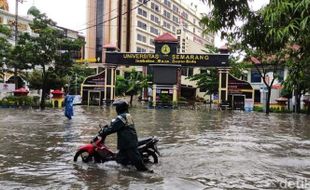 Banjir Semarang Makan 2 Korban Jiwa, 1 Tersengat Listrik