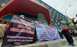 Pasar Legi Ponorogo Diresmikan, Puluhan Pedagang Malah Demo